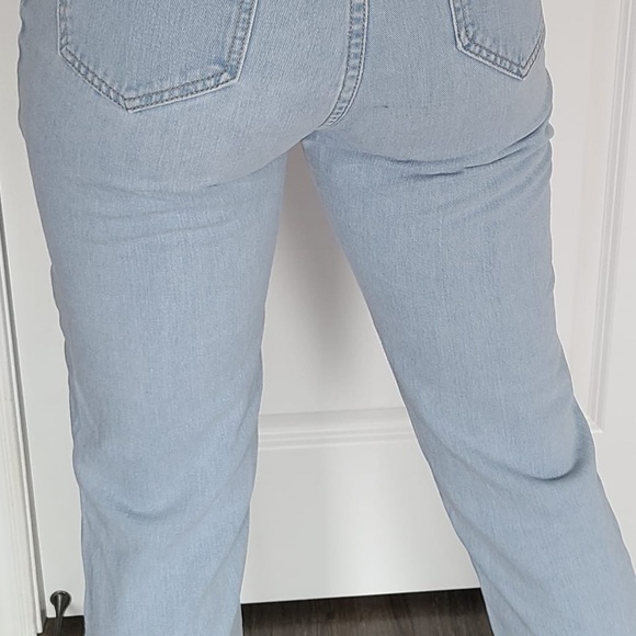 SHEIN | mom jeans light wash - Picture 3 of 4